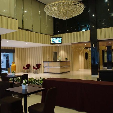 Lj Hotel Medan Bagian luar foto