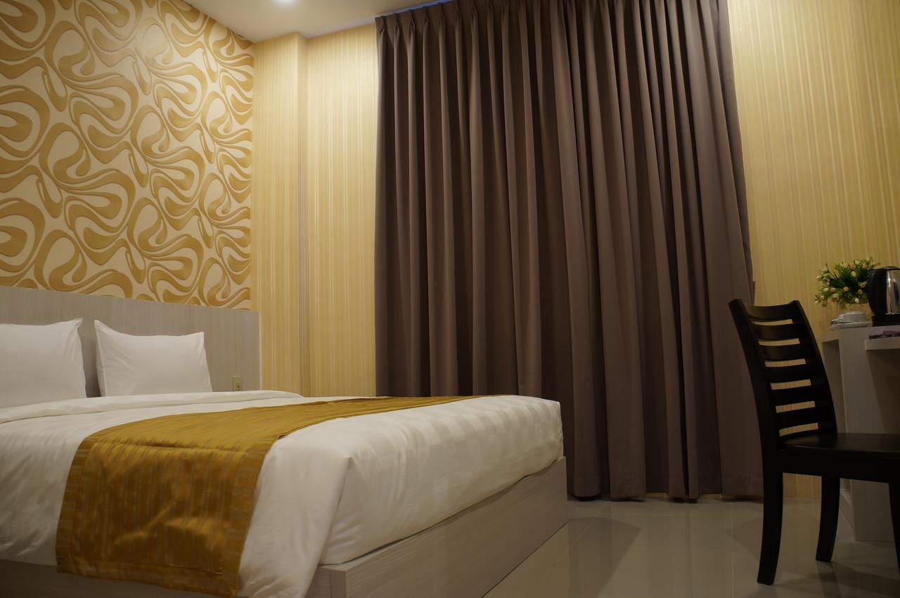 Lj Hotel Medan Bagian luar foto