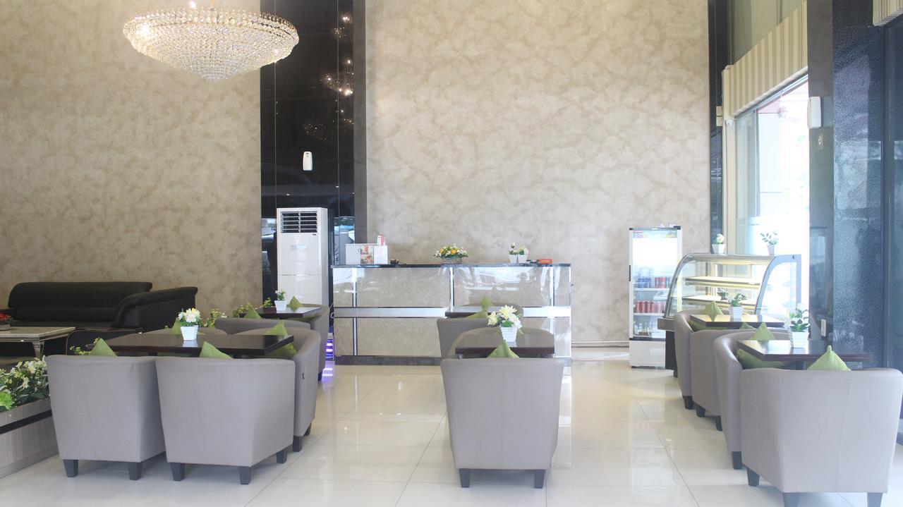 Lj Hotel Medan Bagian luar foto